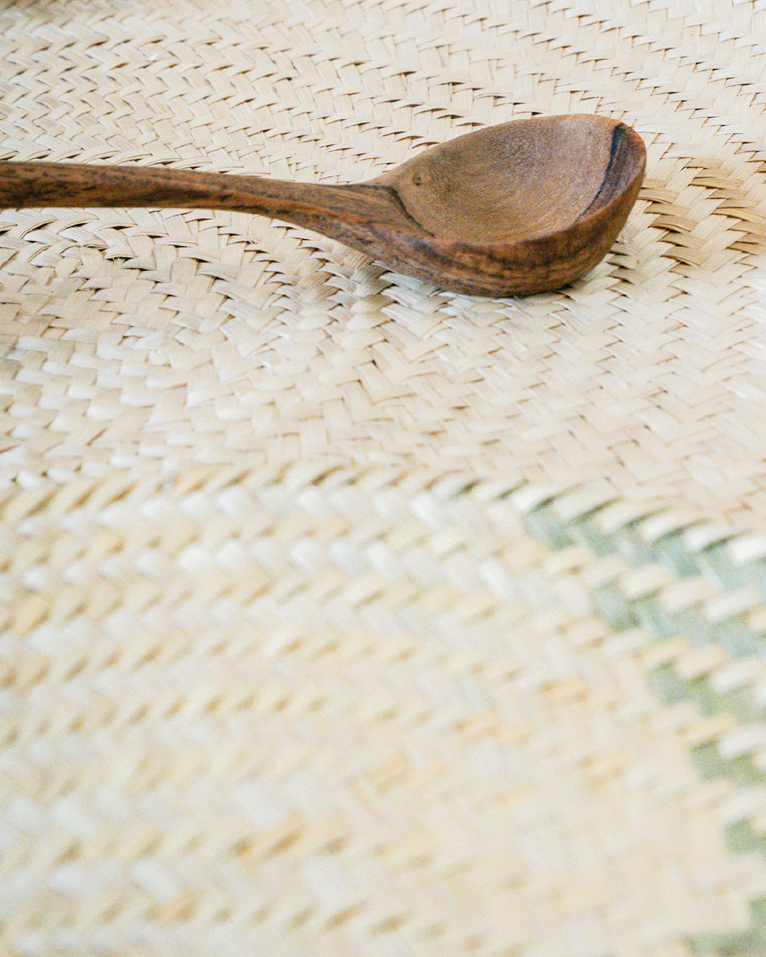 Tapete redondo de palma crudo